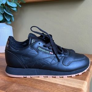 Reebok Classic Womens Leather Sneakers Size 7